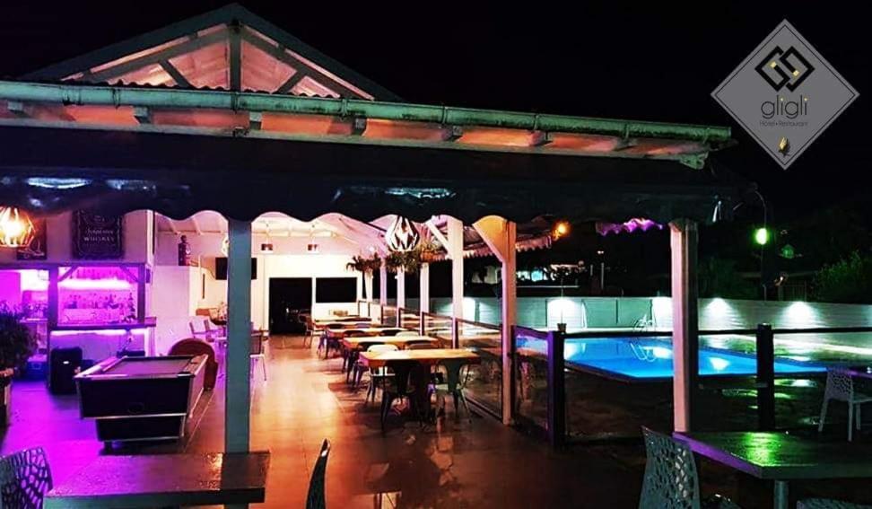 Le Gligli Bed and Breakfast Le Gosier  Buitenkant foto